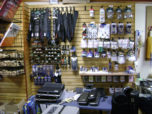 BAND ACCESSORIES - REEDS, STANDS, MOUTHPIECES 
